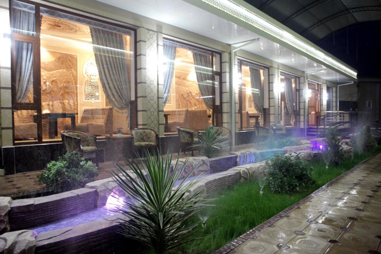 Hotel Naxshab Qarshi Buitenkant foto