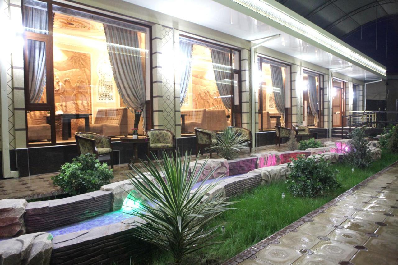 Hotel Naxshab Qarshi Buitenkant foto