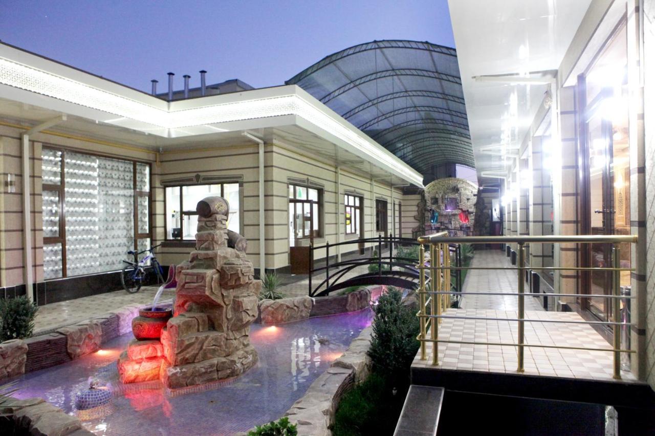 Hotel Naxshab Qarshi Buitenkant foto