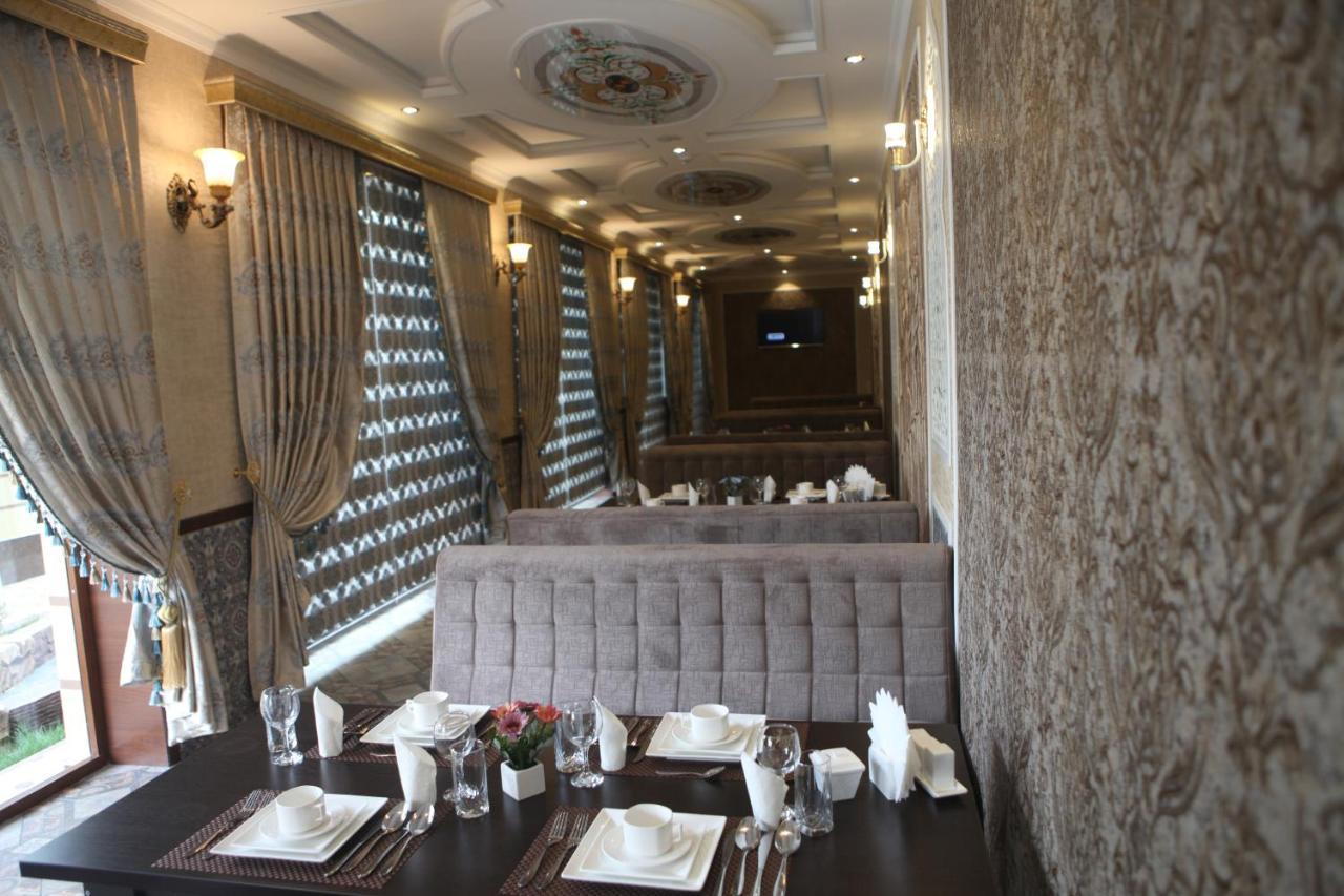 Hotel Naxshab Qarshi Buitenkant foto