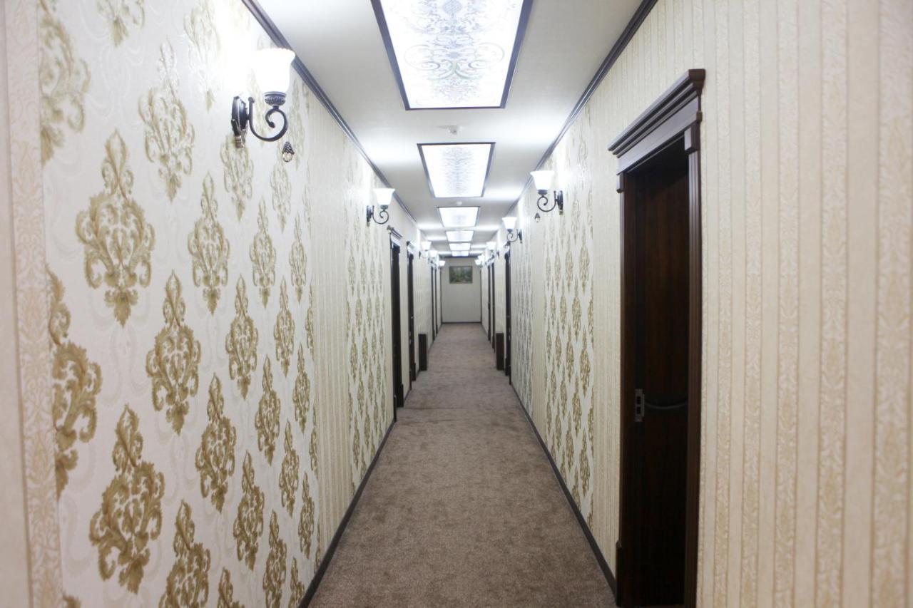 Hotel Naxshab Qarshi Buitenkant foto