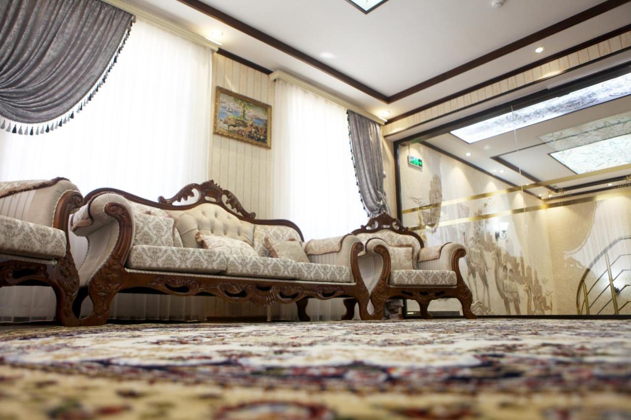 Hotel Naxshab Qarshi Buitenkant foto