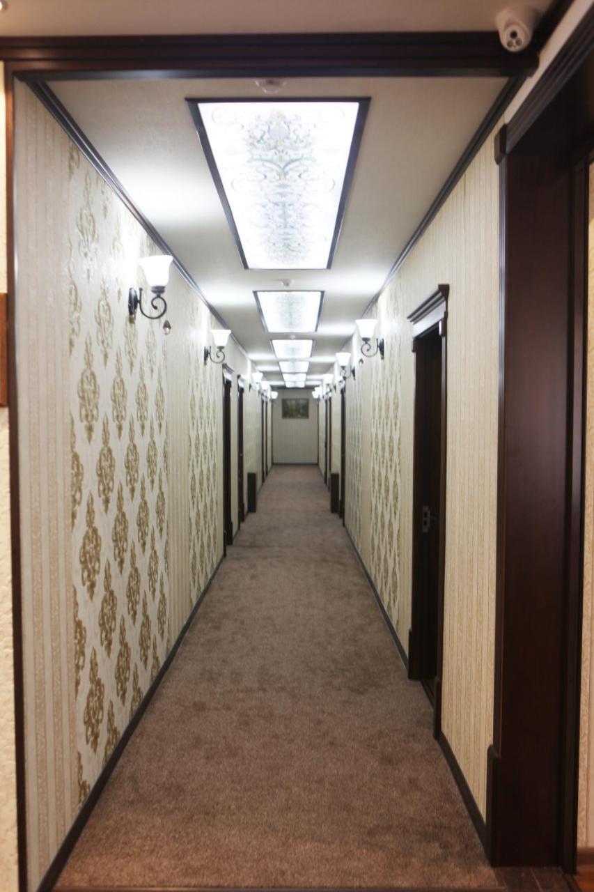 Hotel Naxshab Qarshi Buitenkant foto