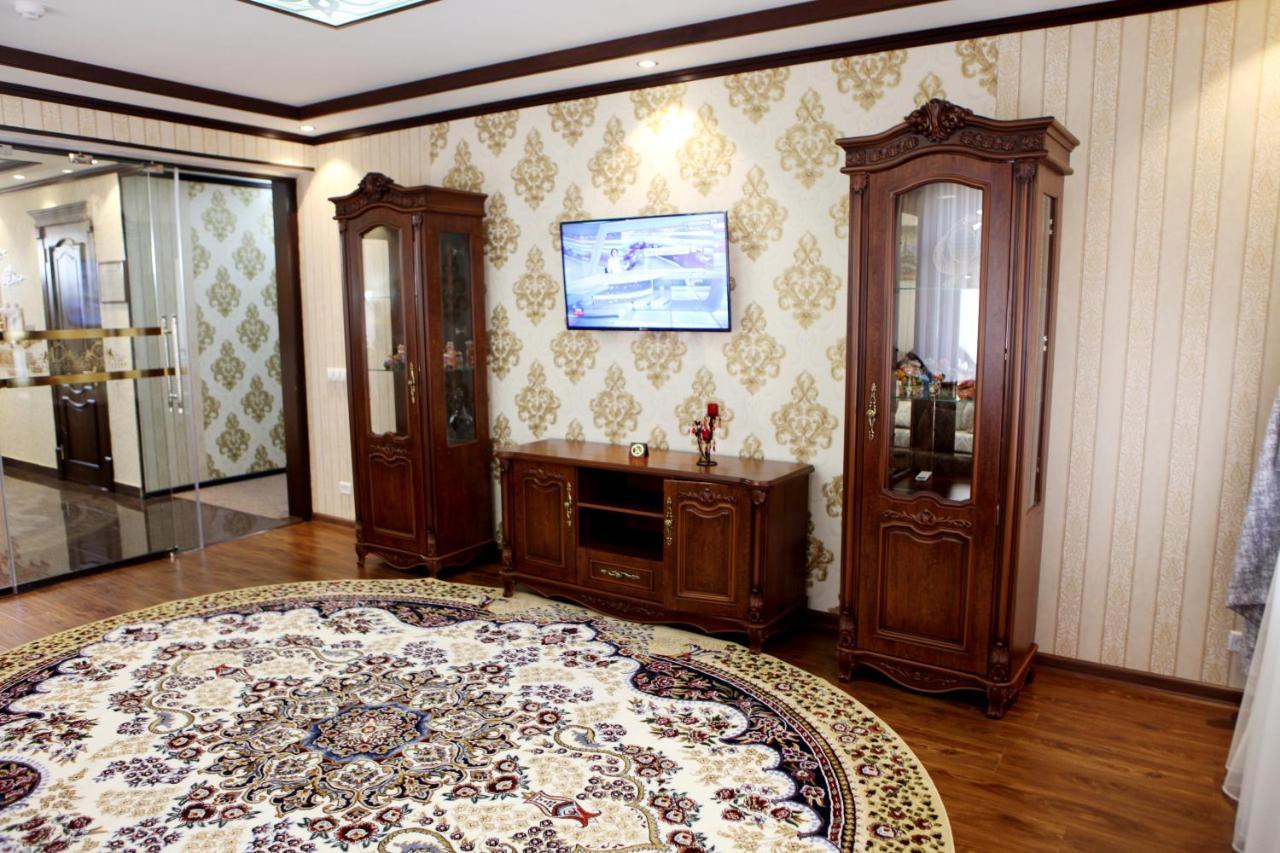 Hotel Naxshab Qarshi Buitenkant foto