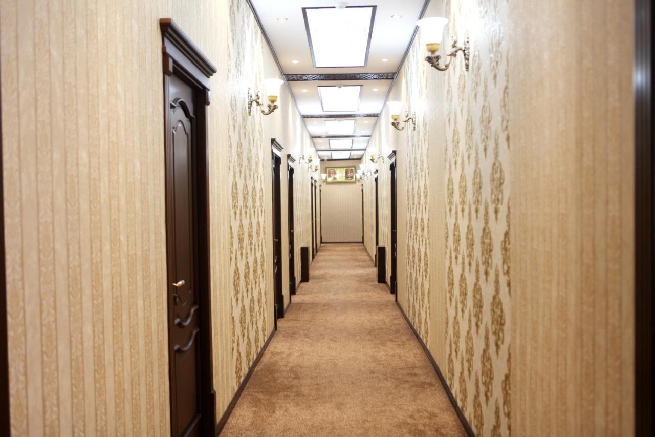 Hotel Naxshab Qarshi Buitenkant foto