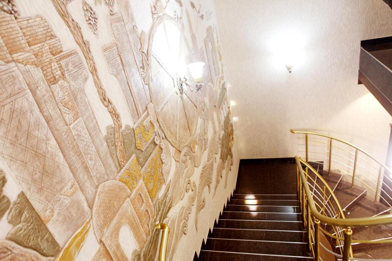 Hotel Naxshab Qarshi Buitenkant foto
